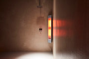 Sunshower Solo 1550W wit kortgolvig infrarood douchepaneel voor badkamer en wellness